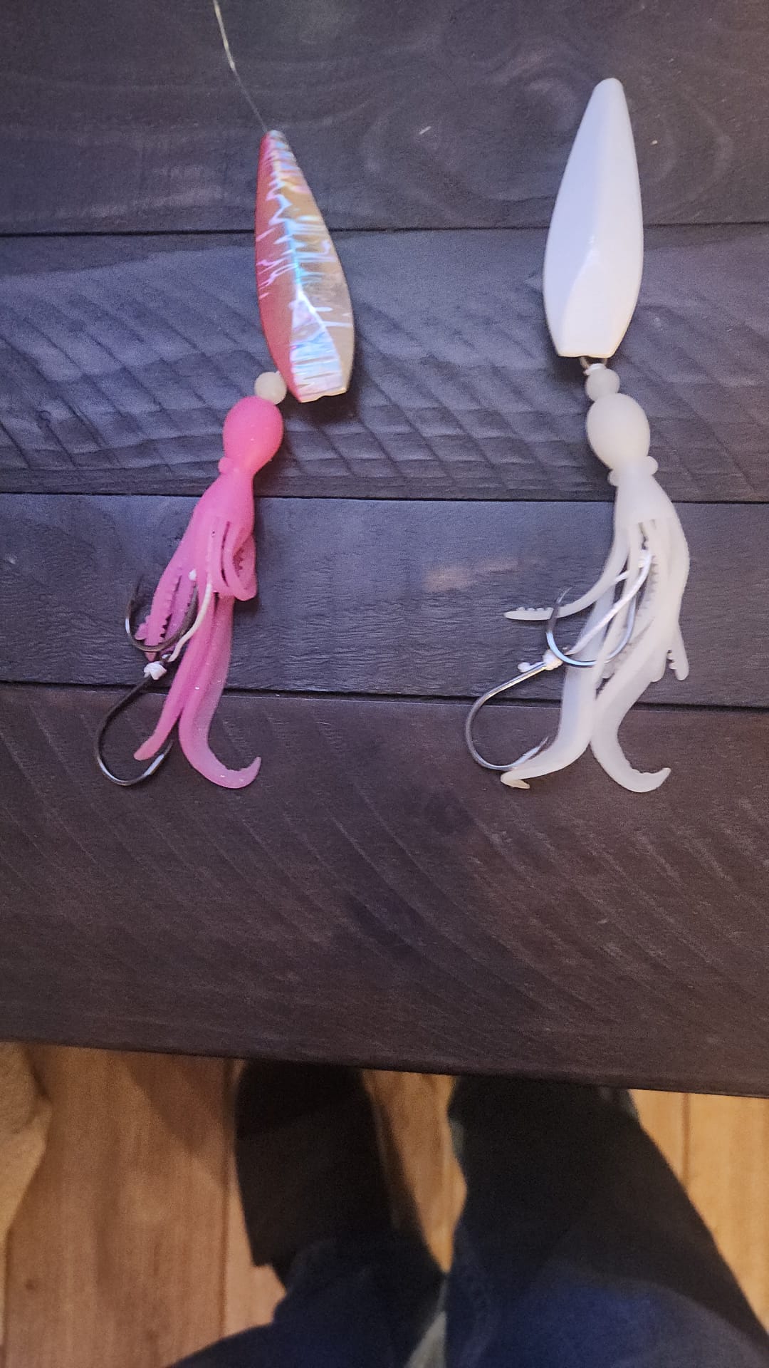 CJ’s Glow Squid Jigs – 2 single assist hooks