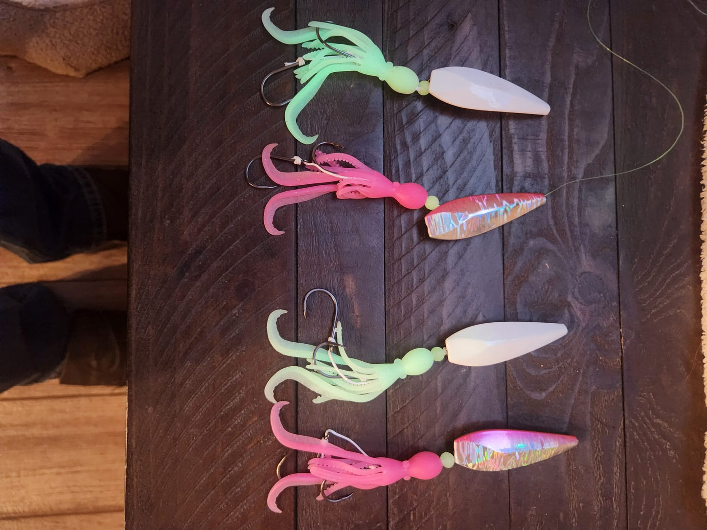 CJ’s Glow Squid Jigs – 2 single assist hooks